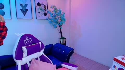 maddie_t18 online show from May 2026 11:29:01 AM