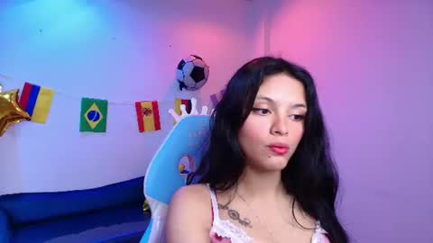 maddie_t18 online show from June 2026 11:18:02 AM