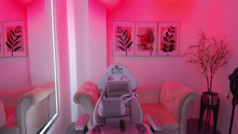 maddie_t18 online show from July 2026 11:27:01 AM