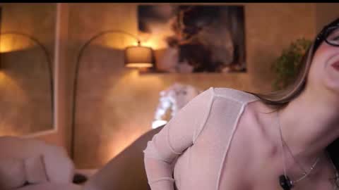 Snapshot of maddiebryggs chatting on December 2025 09:58:01 AM Maddie online show from December 2025 09:58:01 AM