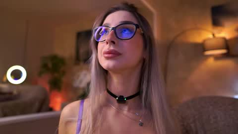 Snapshot of maddiebryggs chatting on April 2026 06:35:01 PM Maddie online show from April 2026 06:35:01 PM