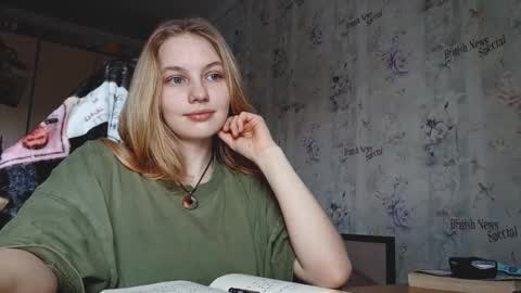 Snapshot of maddiecager chatting on March 2026 07:21:01 AM Emma online show from March 2026 07:21:01 AM