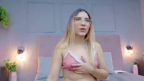 maddietease online show from September 2025 09:04:01 PM