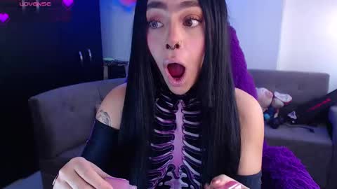 Snapshot of maddiie_and_clyde chatting on March 2026 04:55:01 PM maddiie and clyde online show from March 2026 04:55:01 PM