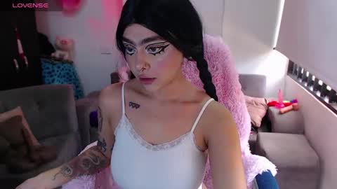 Snapshot of maddiie_and_clyde chatting on April 2026 06:02:01 PM maddiie and clyde online show from April 2026 06:02:01 PM