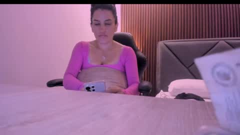 Snapshot of maddy_bythesea chatting on May 2026 05:31:01 PM M A D D Y online show from May 2026 05:31:01 PM