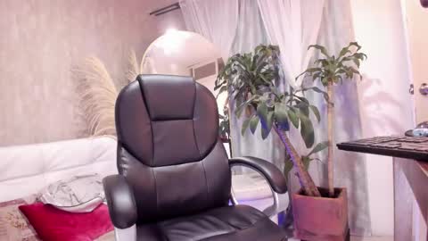 Snapshot of maddy_cooper_ chatting on October 2025 08:31:02 PM Maddy online show from October 2025 08:31:02 PM