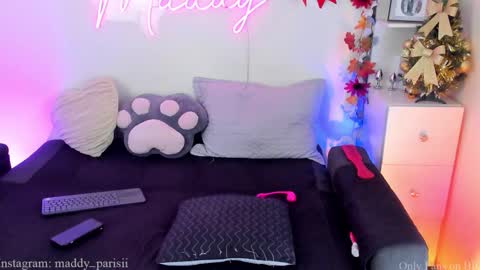 Snapshot of maddy_parisi chatting on December 2025 07:38:01 AM Maddy online show from December 2025 07:38:01 AM