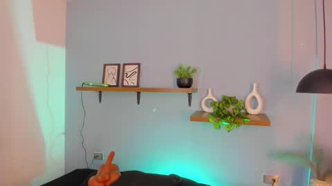 Snapshot of maddy_walker chatting on November 2025 12:04:01 PM Maddy online show from November 2025 12:04:01 PM