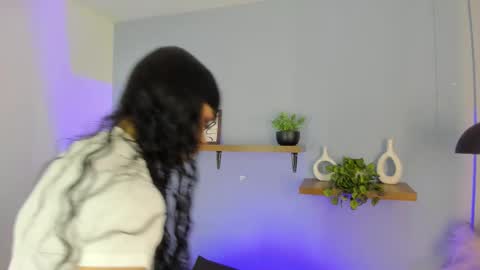 Snapshot of maddy_walker chatting on November 2025 12:09:02 PM Maddy online show from November 2025 12:09:02 PM