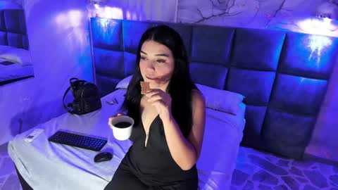 Snapshot of maddysexx_ chatting on May 2026 11:37:01 AM Maddy online show from May 2026 11:37:01 AM