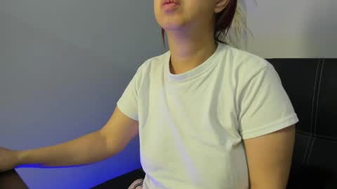 Snapshot of madelaine_blosson chatting on April 2026 10:29:02 AM Madelaine online show from April 2026 10:29:02 AM