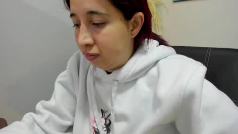 Snapshot of madelaine_blosson chatting on April 2026 10:32:01 AM Madelaine online show from April 2026 10:32:01 AM