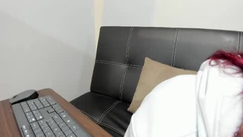 Snapshot of madelaine_blosson chatting on May 2026 10:32:02 AM Madelaine online show from May 2026 10:32:02 AM