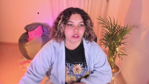 Snapshot of madelaine_taylor chatting on January 2025 02:39:01 AM madelaine_taylor online show from January 2025 02:39:01 AM