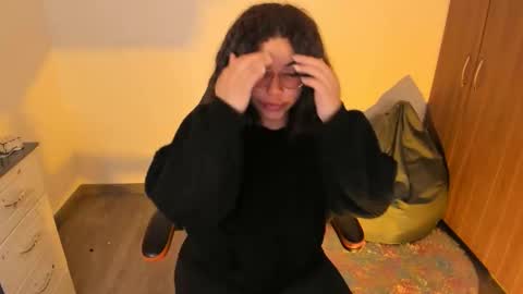 Snapshot of madelaine_taylor chatting on September 2025 01:47:01 PM madelaine_taylor online show from September 2025 01:47:01 PM