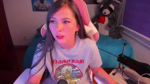 Snapshot of madeleine_shinobi chatting on February 2025 02:47:02 AM Emily Only Fans online show from February 2025 02:47:02 AM