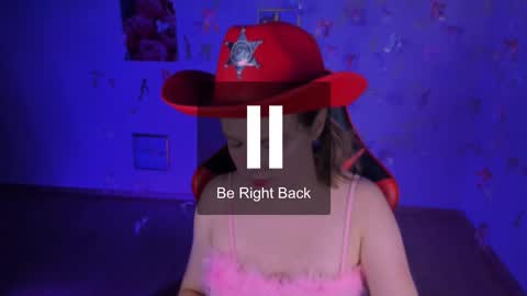 Madeline online show from November 2025 08:35:01 AM