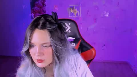 Madeline online show from November 2025 09:37:02 PM