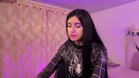 Snapshot of madelinee_tay chatting on July 2026 04:04:01 AM madelinee_tay online show from July 2026 04:04:01 AM