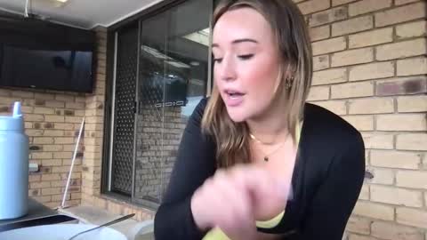 Madeline Harper online show from October 2025 03:20:02 AM