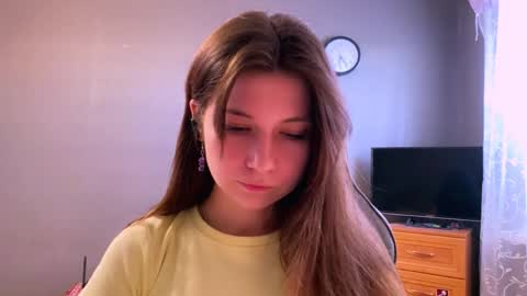 Snapshot of madelinepanagos chatting on May 2026 03:20:02 PM Alice online show from May 2026 03:20:02 PM