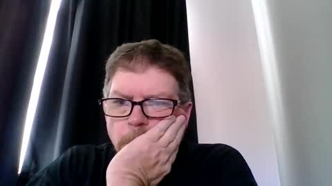 Snapshot of madhatter72 chatting on November 2025 06:40:01 PM Madhatter72 online show from November 2025 06:40:01 PM