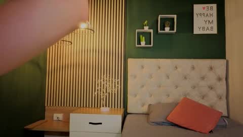 Snapshot of madison_little chatting on September 2025 04:50:02 PM Melissa 700 1400 -5 online show from September 2025 04:50:02 PM