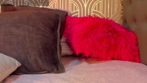 Snapshot of madison_milan chatting on December 2024 10:37:02 PM online show from December 2024 10:37:02 PM