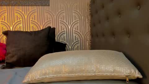 Snapshot of madison_milan chatting on January 2025 12:02:01 AM online show from January 2025 12:02:01 AM