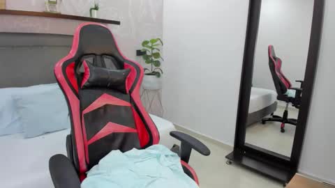 Snapshot of madison_saenzz chatting on February 2026 07:21:01 PM M A D I S O N online show from February 2026 07:21:01 PM