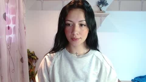 Madison Cambel online show from December 2024 01:45:01 PM