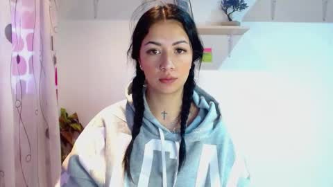 Madison Cambel online show from December 2024 01:33:01 PM