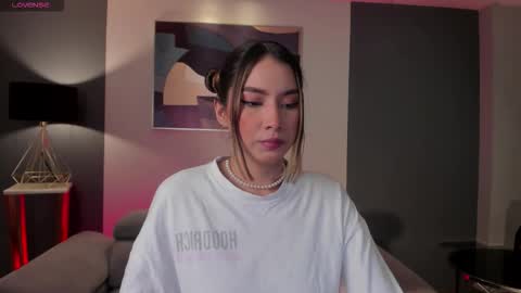 Maddi Collins online show from December 2025 11:04:02 AM