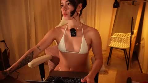 madisonlara online show from February 2026 06:15:02 PM