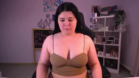 madisonmongomery online show from December 2024 05:01:01 PM