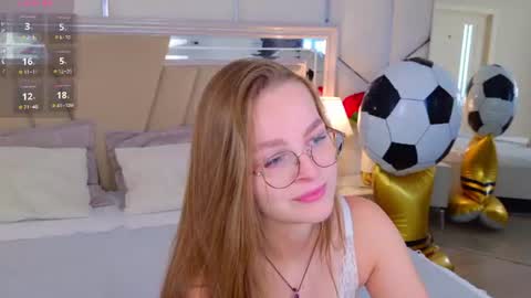 Snapshot of madisonsmitt chatting on July 2026 05:22:02 AM Maddy online show from July 2026 05:22:02 AM