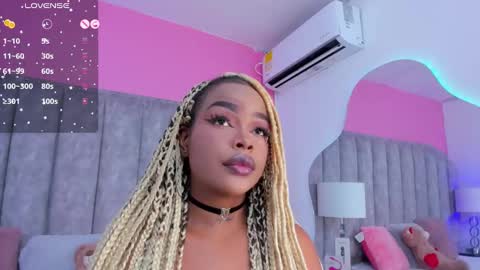 Snapshot of madissonlopez chatting on December 2024 08:56:01 PM Madisson Lopez online show from December 2024 08:56:01 PM