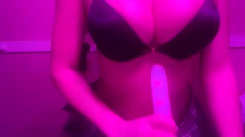 Snapshot of madisthereee chatting on March 2026 02:33:01 PM madisthereee online show from March 2026 02:33:01 PM