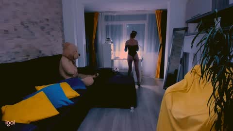 Snapshot of madyeroberts chatting on December 2024 03:41:01 AM Madye Roberts online show from December 2024 03:41:01 AM