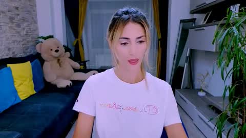 Snapshot of madyeroberts chatting on September 2025 09:59:02 PM Madye Roberts online show from September 2025 09:59:02 PM