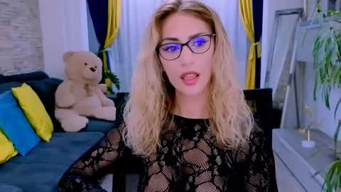 Snapshot of madyeroberts chatting on October 2025 09:35:02 PM Madye Roberts online show from October 2025 09:35:02 PM