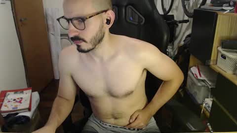 Snapshot of madziula chatting on January 2025 05:02:01 AM Peter online show from January 2025 05:02:01 AM