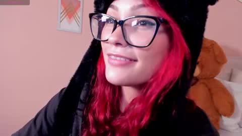 Mae Lyra online show from February 2026 09:37:02 PM