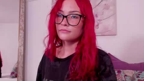 Mae Lyra online show from March 2026 04:40:01 PM