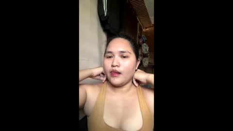 Snapshot of maemaebujawe31 chatting on June 2026 04:37:02 AM maeyyy chubbyxxx online show from June 2026 04:37:02 AM