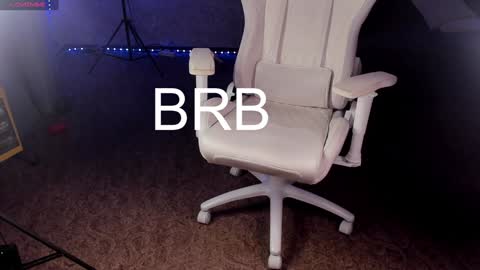 Maevee online show from February 2025 09:22:01 AM