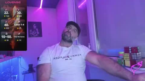 Snapshot of magabear chatting on September 2025 08:19:01 PM Magabear online show from September 2025 08:19:01 PM