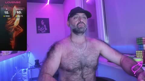 Snapshot of magabear chatting on September 2025 09:18:01 PM Magabear online show from September 2025 09:18:01 PM