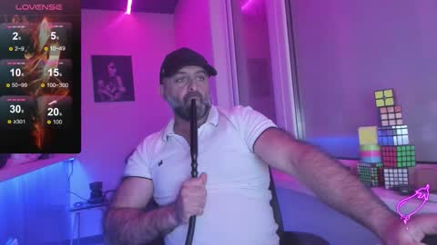 Snapshot of magabear chatting on October 2025 06:20:01 PM Magabear online show from October 2025 06:20:01 PM